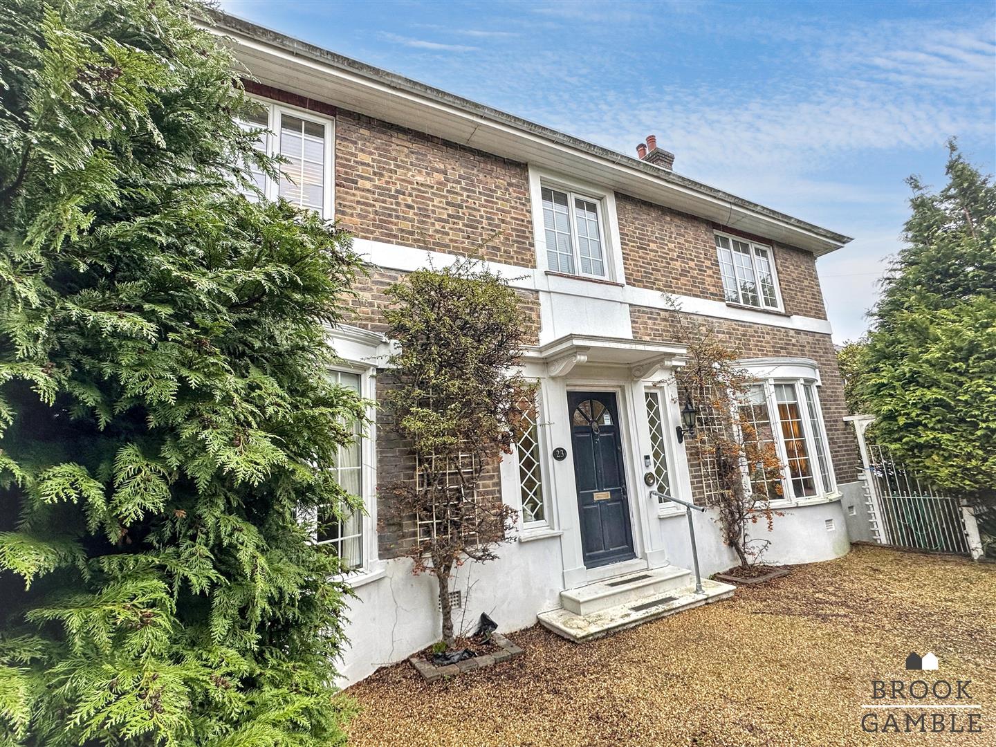 4 Bedroom House - Detached. Le Brun Road in Eastbourne, 2